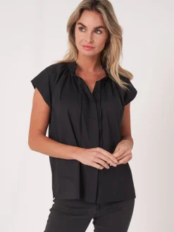 Bluse Mit Gerafftem Halsausschnitt Mit Bandchen