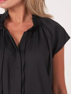 Bluse Mit Gerafftem Halsausschnitt Mit Bandchen