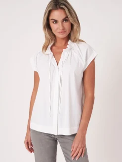 Bluse Mit Gerafftem Halsausschnitt Mit Bandchen
