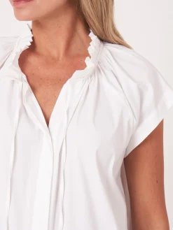 Bluse Mit Gerafftem Halsausschnitt Mit Bandchen