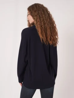 Fein Gestrickte Baumwollmischung Strickjacke Mit Schalkragen Und Taschen