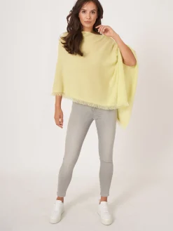 Fein Gestrickter Poncho Mit Fransen Aus Bio-Kaschmir