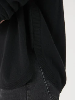 Kaschmirpullover Mit Rundem Saum Und U-Boot-Ausschnitt