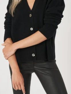 Kaschmir-Strickjacke Mit Geripptem V-Ausschnitt
