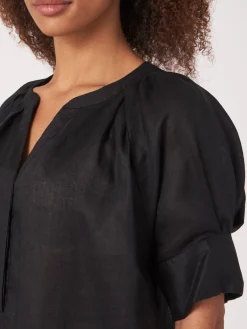 Kleid Aus Reinem Leinen Mit Verdeckten Knopfen