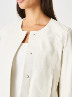 Kurze Leder-Jacke Mit Druckknopfen