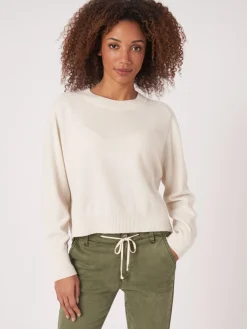 Kurzer Bio-Kaschmir-Raglan-Pullover