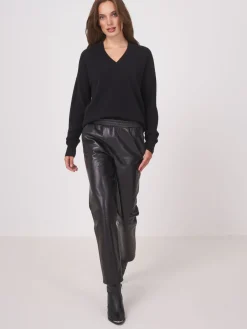 Locker Geschnittene Lederhose