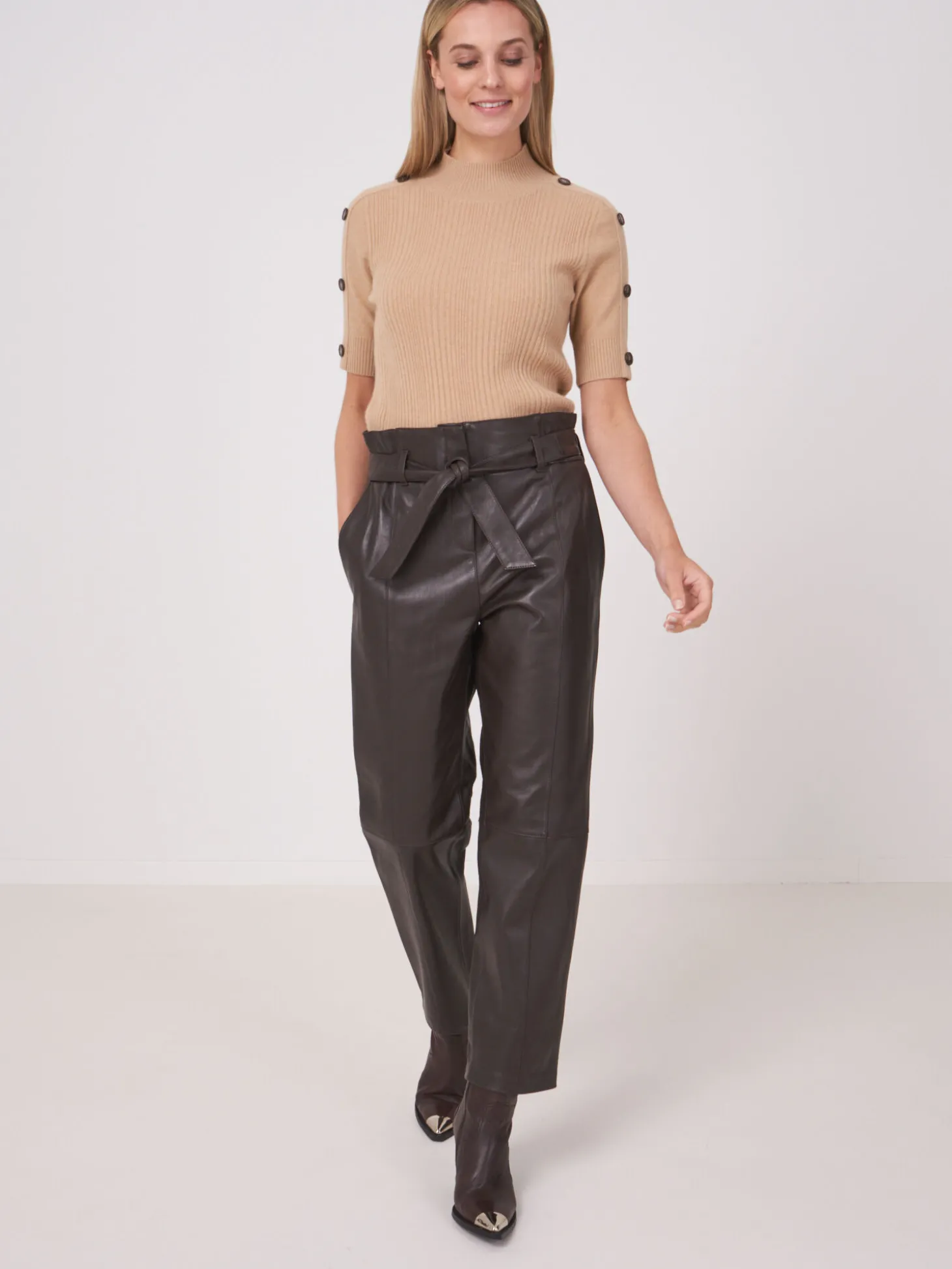 Locker Geschnittene Lederhose Mit Taillenband