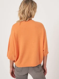 Locker Geschnittener Kaschmirpullover Mit Kurzen Fledermausarmeln