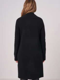 Luxuriose Grobstrickjacke Aus Bio-Kaschmir