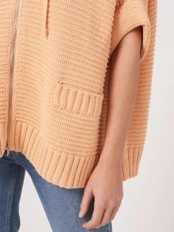 Poncho Aus Baumwollstrick Mit Reisverschluss Und Größer Rippenstruktur