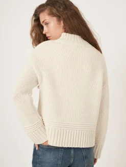 Pullover Mit Stehkragen Mit Geripptem Saum Und Strick-Details
