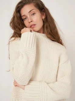Pullover Mit Stehkragen Mit Geripptem Saum Und Strick-Details