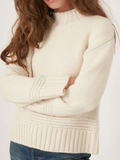 Pullover Mit Stehkragen Mit Geripptem Saum Und Strick-Details
