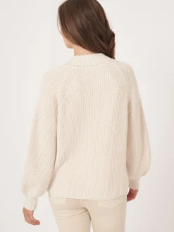 Pullover Mit V-Ausschnitt Aus Reinem Baumwoll-Rippstrick Mit Wellenkanten