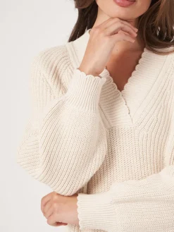 Pullover Mit V-Ausschnitt Aus Reinem Baumwoll-Rippstrick Mit Wellenkanten