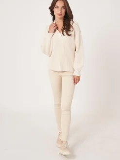Pullover Mit V-Ausschnitt Aus Reinem Baumwoll-Rippstrick Mit Wellenkanten