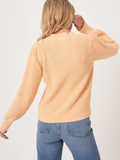 Rippenstrickpullover Mit Uberschnittenen Schultern