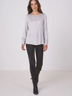 Seidenbluse Mit Geschlitztem Ausschnitt