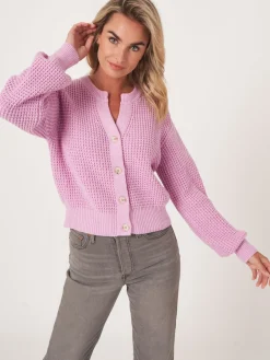 Strickjacke Aus Größem Rippenstrick Mit Puffarmeln