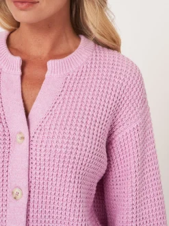 Strickjacke Aus Größem Rippenstrick Mit Puffarmeln