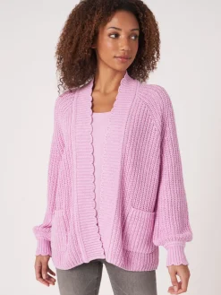 Strickjacke Aus Größem Rippenstrick Mit Wellenschliff Am Saum