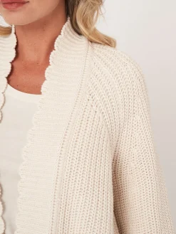 Strickjacke Aus Größem Rippenstrick Mit Wellenschliff Am Saum