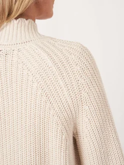 Strickjacke Aus Größem Rippenstrick Mit Wellenschliff Am Saum