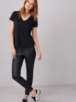 T-Shirt Mit V-Ausschnitt Und Brusttasche